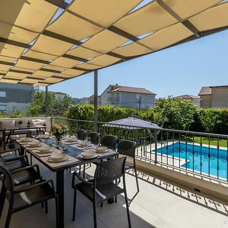 Split-villas Dalmatica For 12 Vila *
