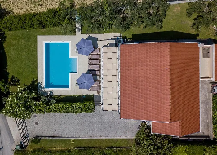 Split-villas Dalmatica For 12 Vila