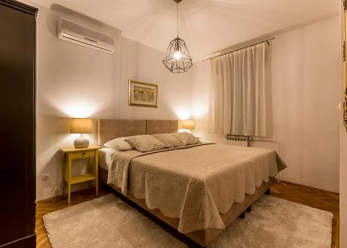 Split-villas Dalmatica For 12 Vila *