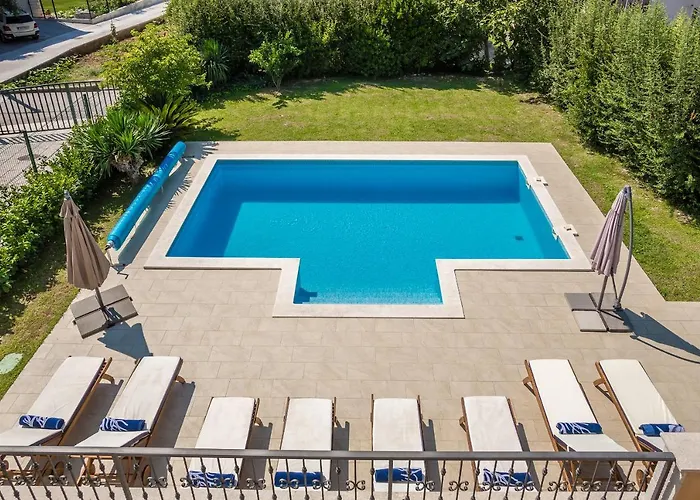 Split-villas Dalmatica For 12 Vila